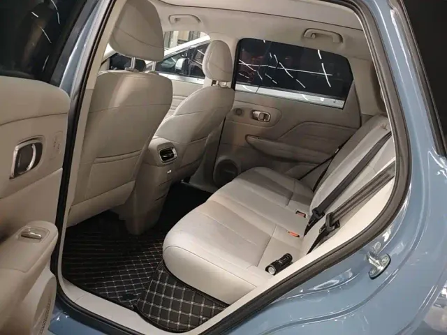 Leapmotor B10 — Фото автомобиля 16