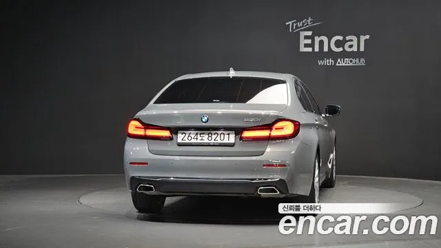 Фотография автомобиля — BMW 5-Series