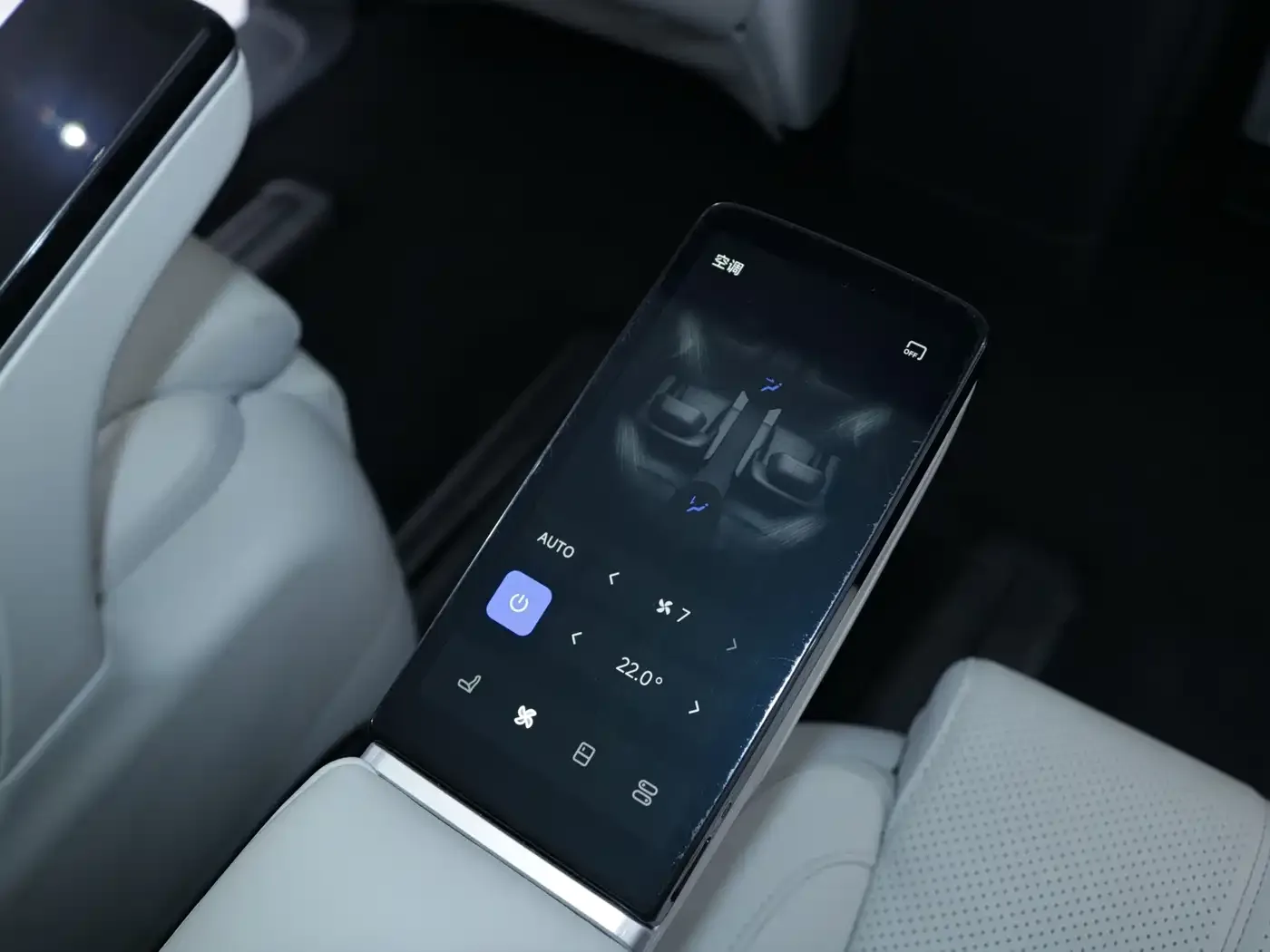 Voyah Auto Voyah Dreamer 2025 PHEV AWD Flagship Kunpeng Edition — Фото автомобиля 19
