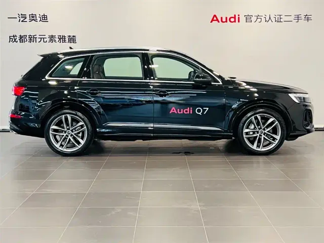 Audi Q7 — Фото автомобиля 3