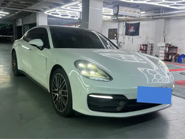 Porsche Panamera — Фото автомобиля 3