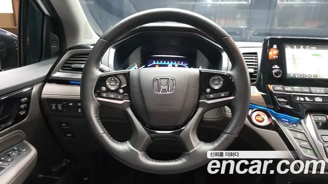 Honda Odyssey — Фото автомобиля 12