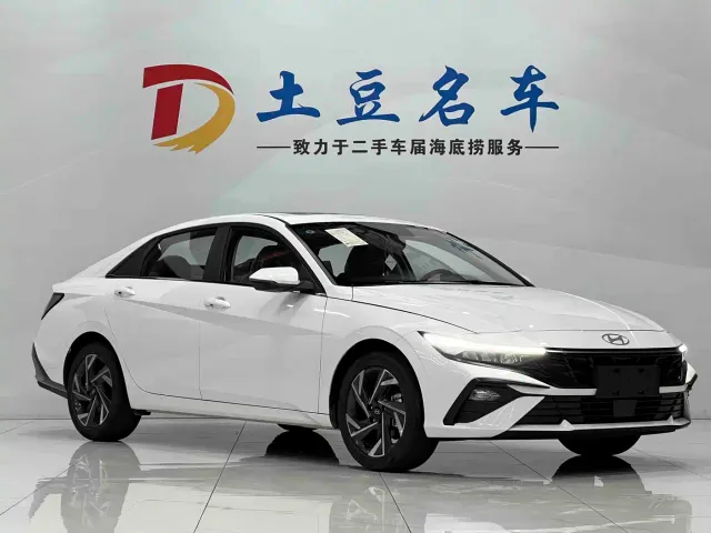 Hyundai Elantra — Фото автомобиля 3