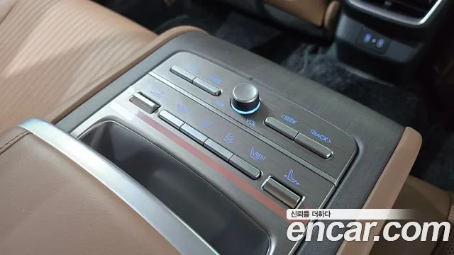 Hyundai Grandeur Grandeur (GN7) 2.5 Бензин 2WD — Фото автомобиля 30