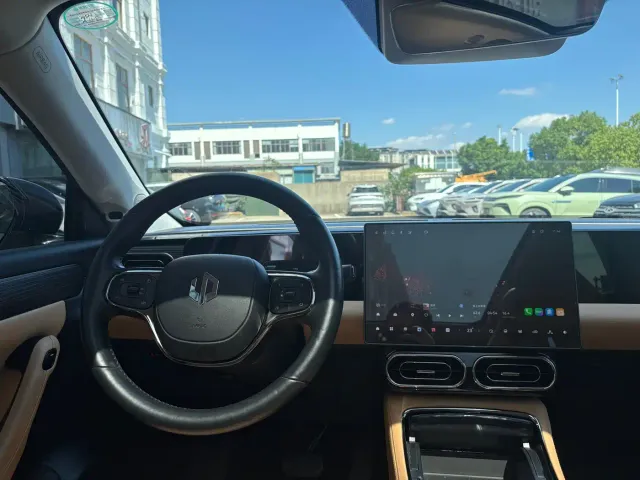 Leapmotor C11 — Фото автомобиля 15