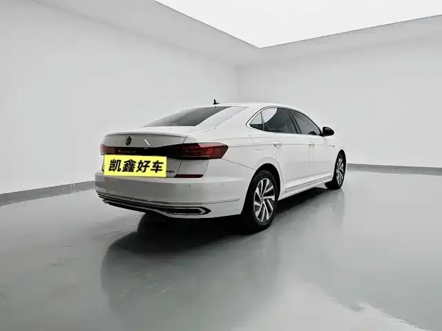 Volkswagen Passat — Фото автомобиля 4