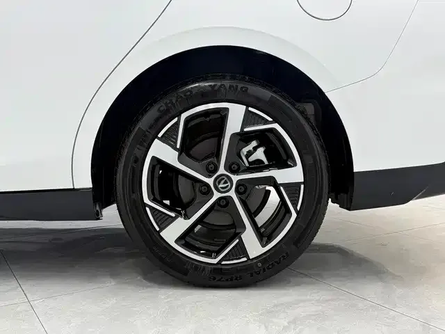 Changan Eado — Фото автомобиля 9