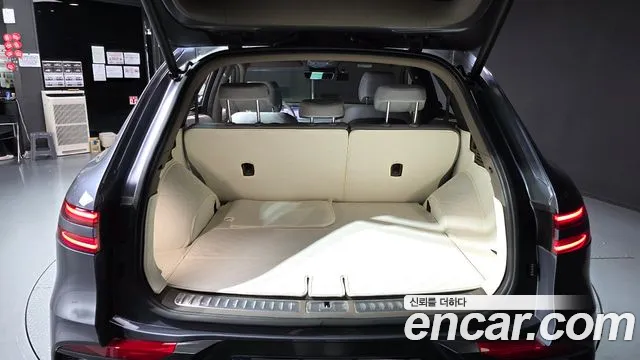 Genesis GV70 2.5T Бензин 2WD — Фото автомобиля 30