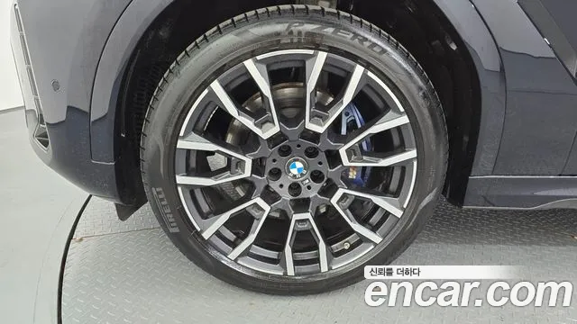 BMW X6 xDrive40i M Sport — Фото автомобиля 5