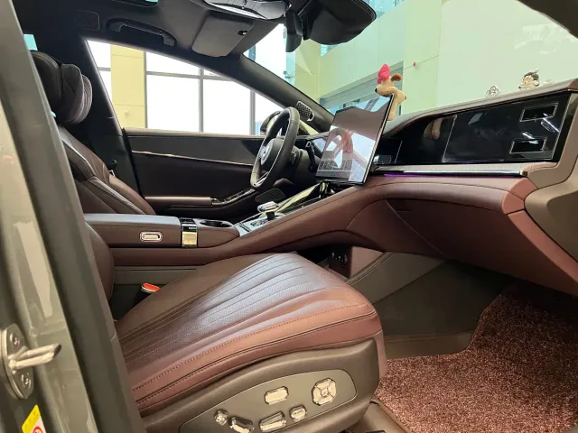 Denza Z9GT — Фото автомобиля 8