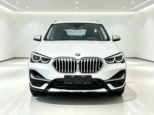 BMW BMW X1 2022 sDrive20Li Premium — Фото автомобиля 2