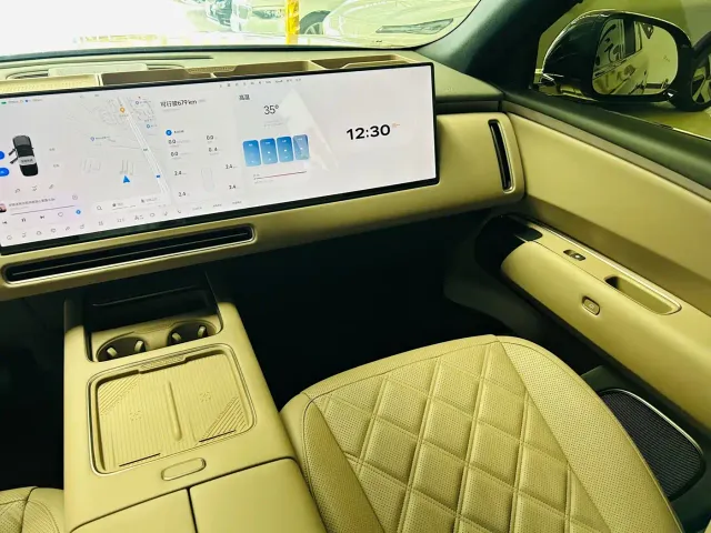 Li Auto Li Xiang L9 2026 Base Model — Фото автомобиля 16