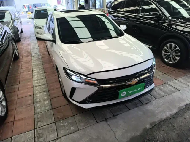 Chevrolet Monza — Фото автомобиля 3