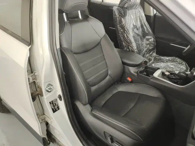 Toyota RAV4 — Фото автомобиля 24