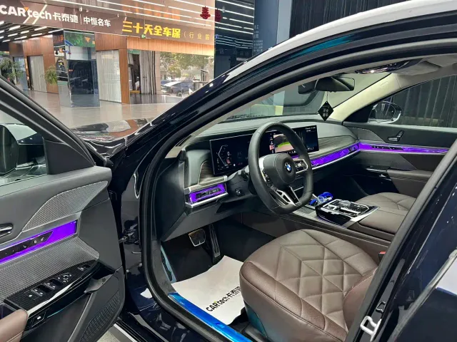 BMW 7 Series — Фото автомобиля 7