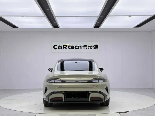 Xiaomi SU7 — Фото автомобиля 4