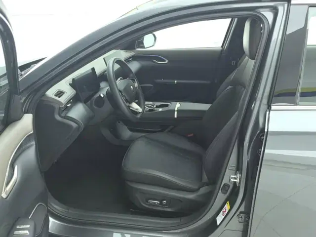 Changan Eado — Фото автомобиля 9