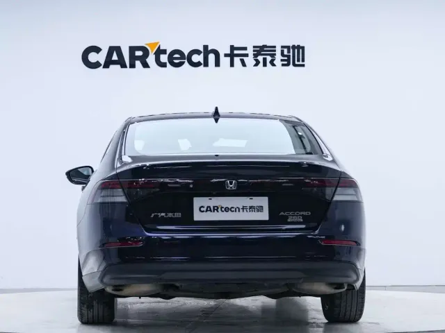 Honda Accord — Фото автомобиля 3