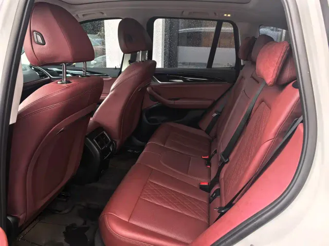 BMW iX3 — Фото автомобиля 5
