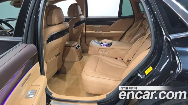 Genesis G90 Бензин 3.5 турбо AWD — Фото автомобиля 11