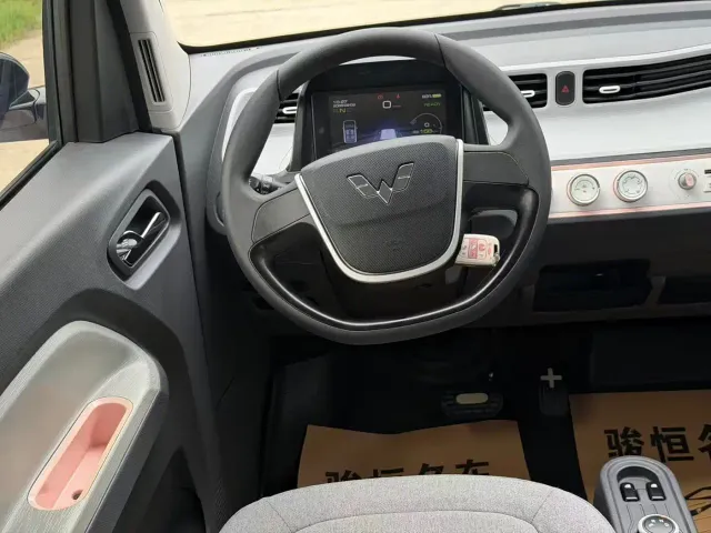 Wuling Hongguang Mini EV — Фото автомобиля 13