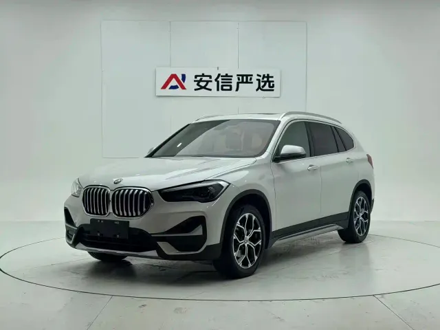 Фотография автомобиля — BMW X1
