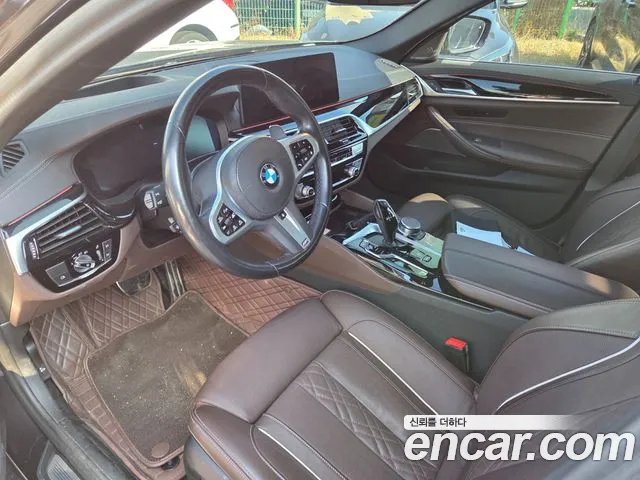 BMW 5 Series G30 — Фото автомобиля 5