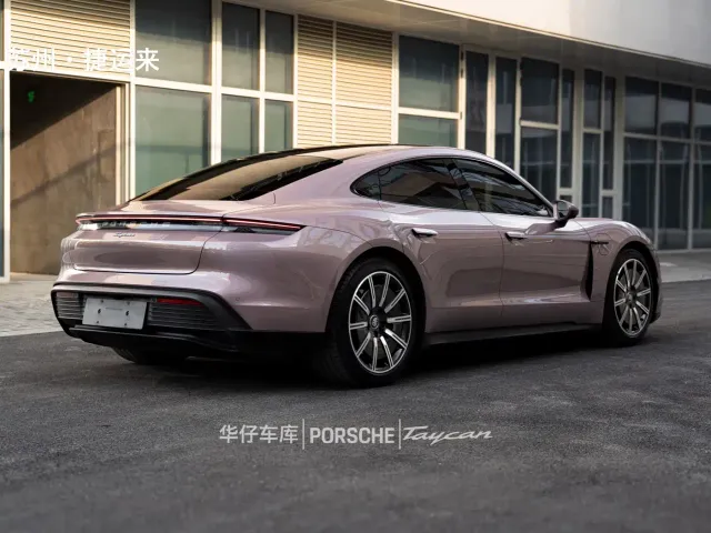 Porsche Taycan — Фото автомобиля 5