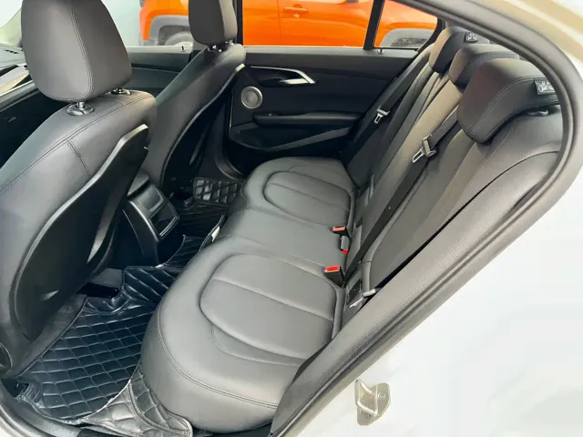 BMW 1 Series — Фото автомобиля 9
