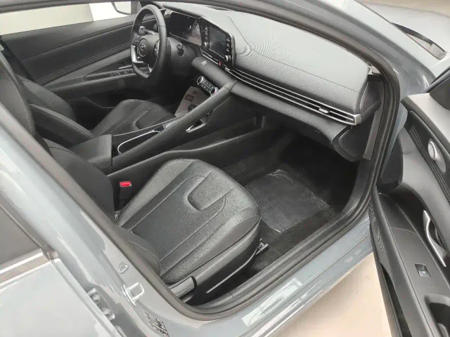 Hyundai Elantra — Фото автомобиля 8