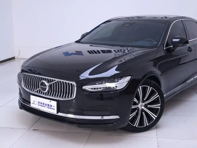 Volvo S90 — Фото автомобиля 3