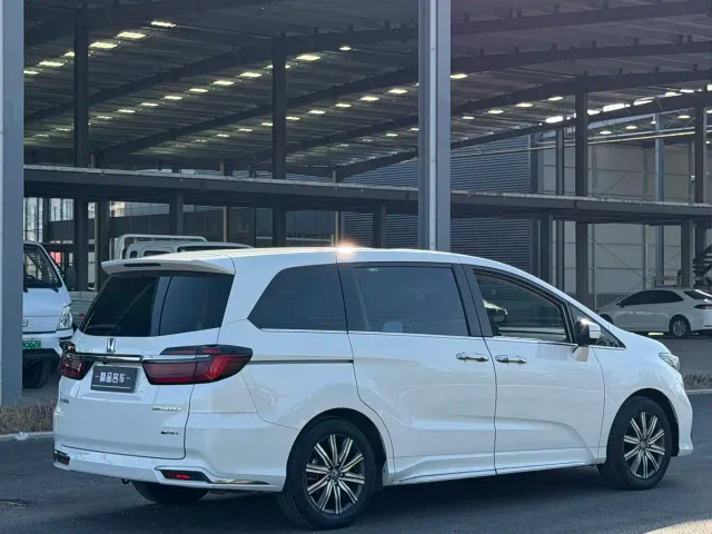 Honda Odyssey — Фото автомобиля 7