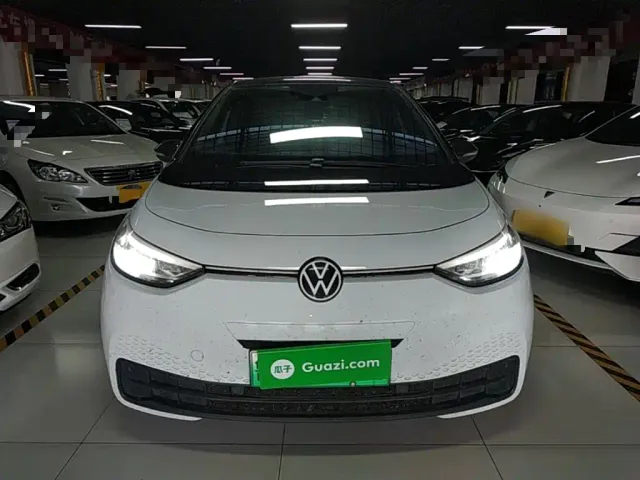 Volkswagen ID.3 — Фото автомобиля 2