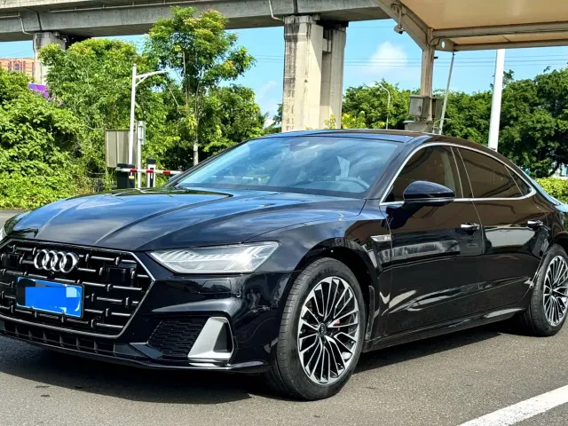 Фотография автомобиля — Audi A7L