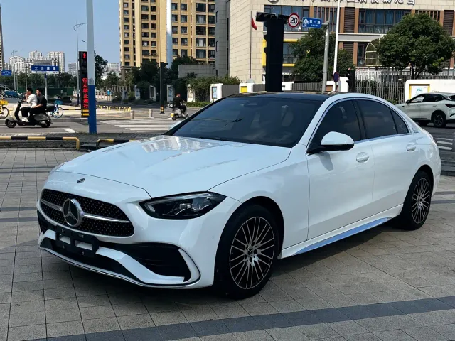 Фотография автомобиля — Mercedes-Benz C-Class