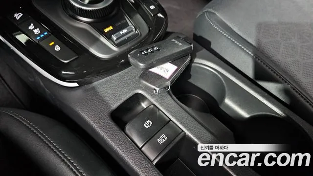 Kia Seltos New — Фото автомобиля 28