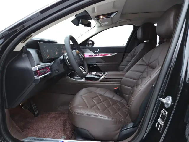 BMW 7 Series — Фото автомобиля 8