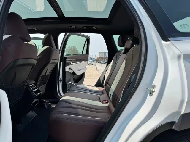 Geely Xingyue L — Фото автомобиля 16