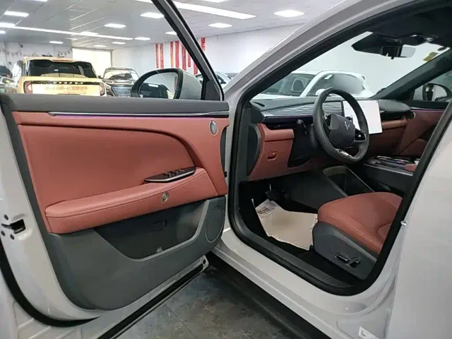 Arcfox Alpha T5 — Фото автомобиля 15