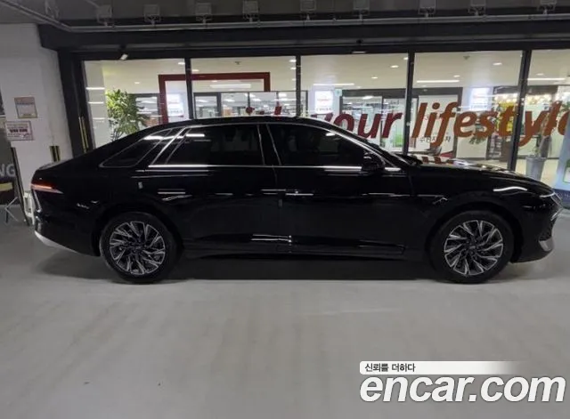 Hyundai Grandeur GN7 — Фото автомобиля 3