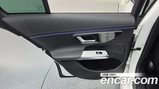 Mercedes-Benz E-Class — Фото автомобиля 22