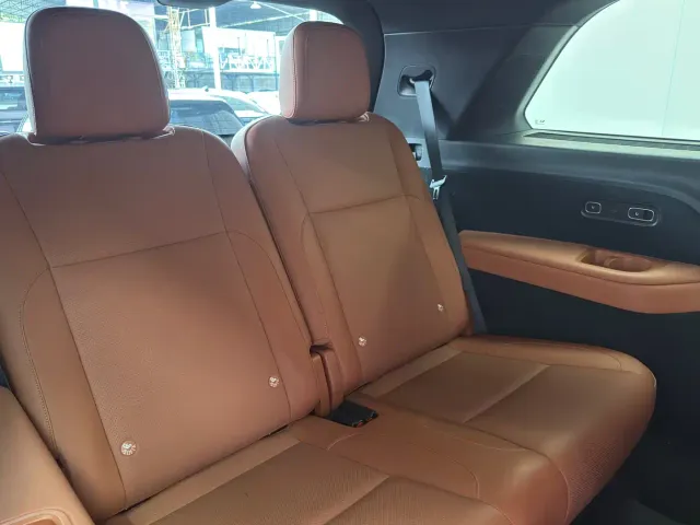 Li Auto L9 — Фото автомобиля 14