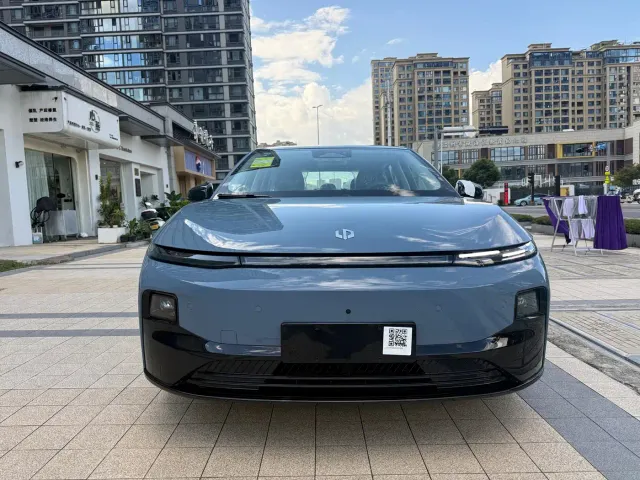 Leapmotor B01 — Фото автомобиля 2