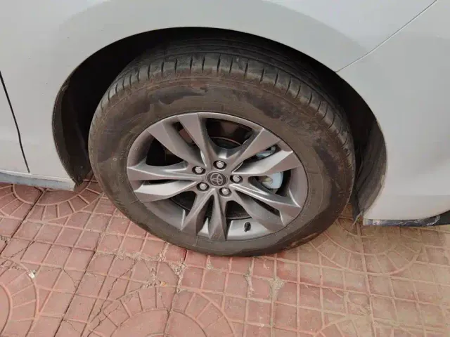 Toyota Sienna — Фото автомобиля 6