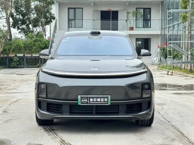 Li Auto L9 — Фото автомобиля 2