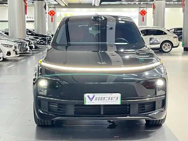 Li Auto L9 — Фото автомобиля 2