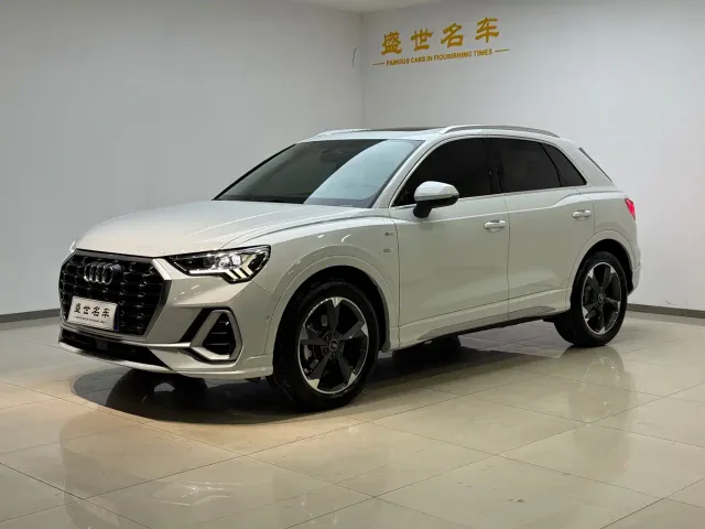 Фотография автомобиля — Audi Q3