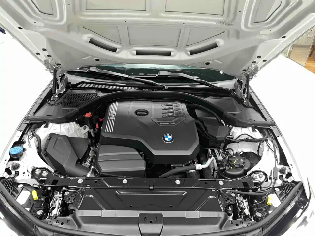 BMW 3 Series — Фото автомобиля 16