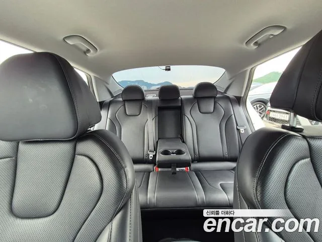 Hyundai Avante CN7 — Фото автомобиля 11