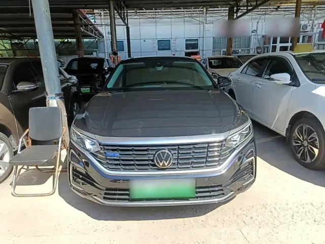 Volkswagen Passat — Фото автомобиля 2